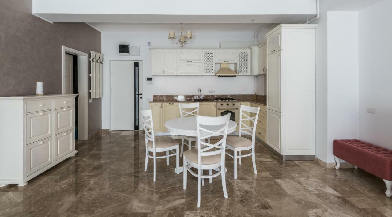Sns Apartament In Vila Sophia Mamaia Exteriér fotografie